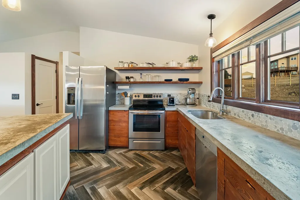 16 Grassy Mountain Road Clancy MT 59634