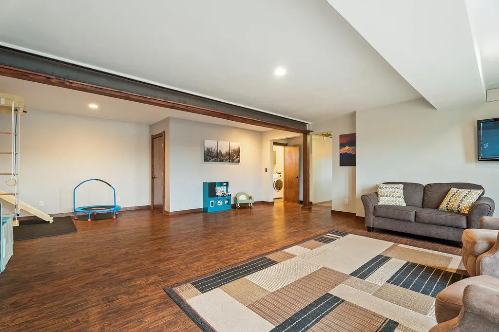 16 Grassy Mountain Road Clancy MT 59634