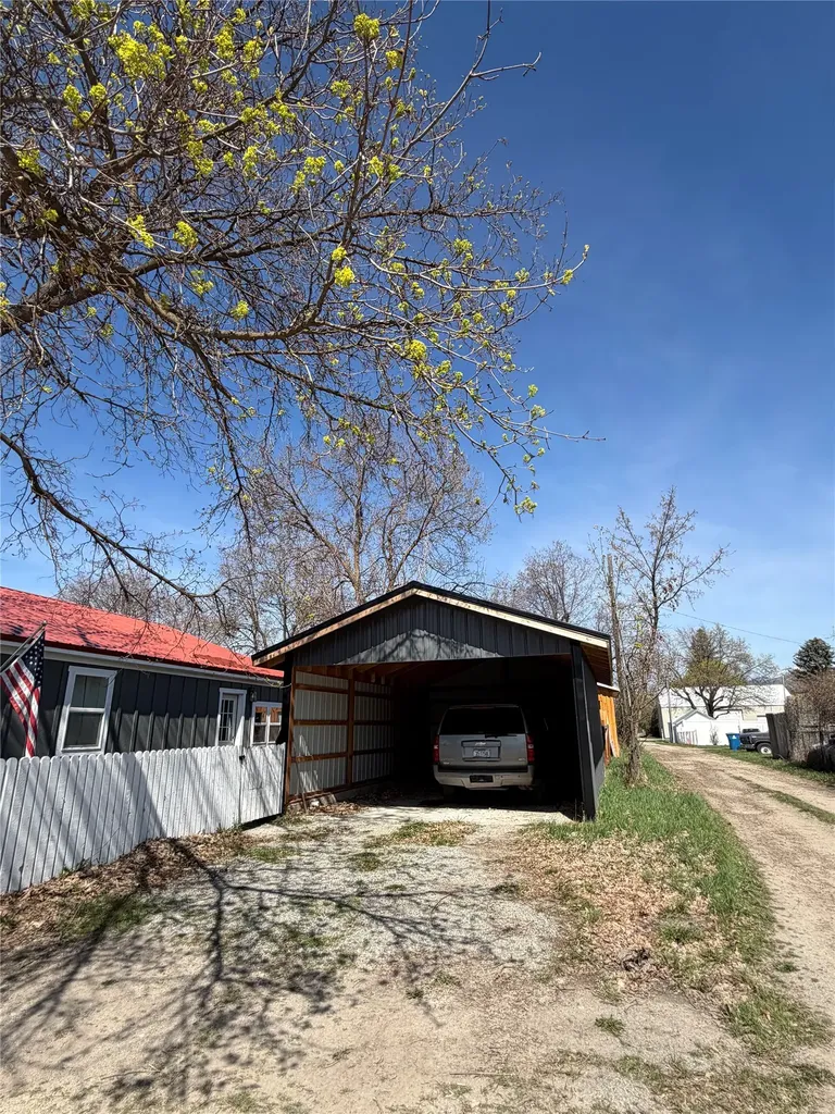 804 S 5th Avenue Plains MT 59859