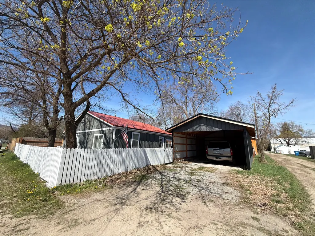 804 S 5th Avenue Plains MT 59859
