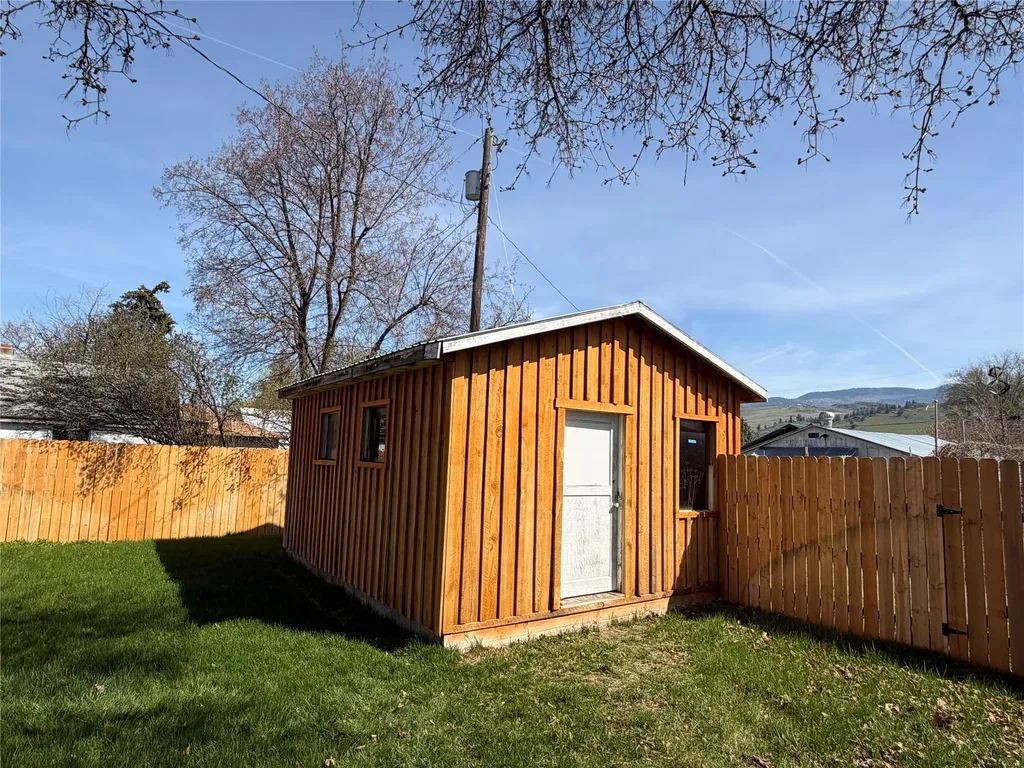 804 S 5th Avenue Plains MT 59859
