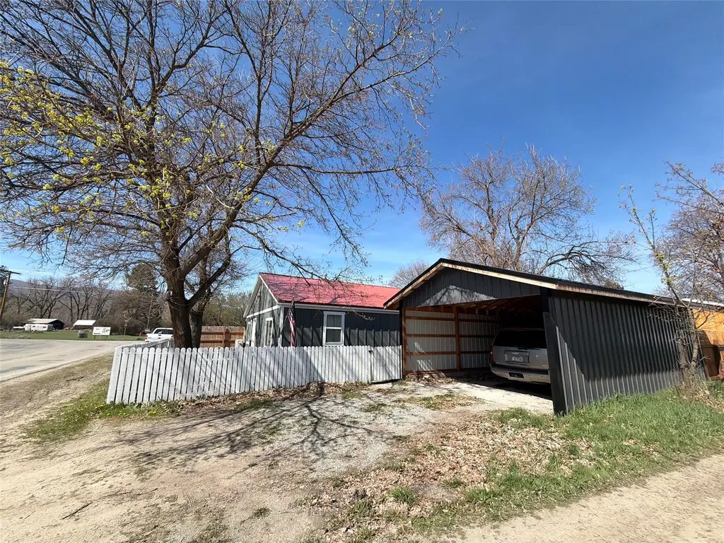 804 S 5th Avenue Plains MT 59859