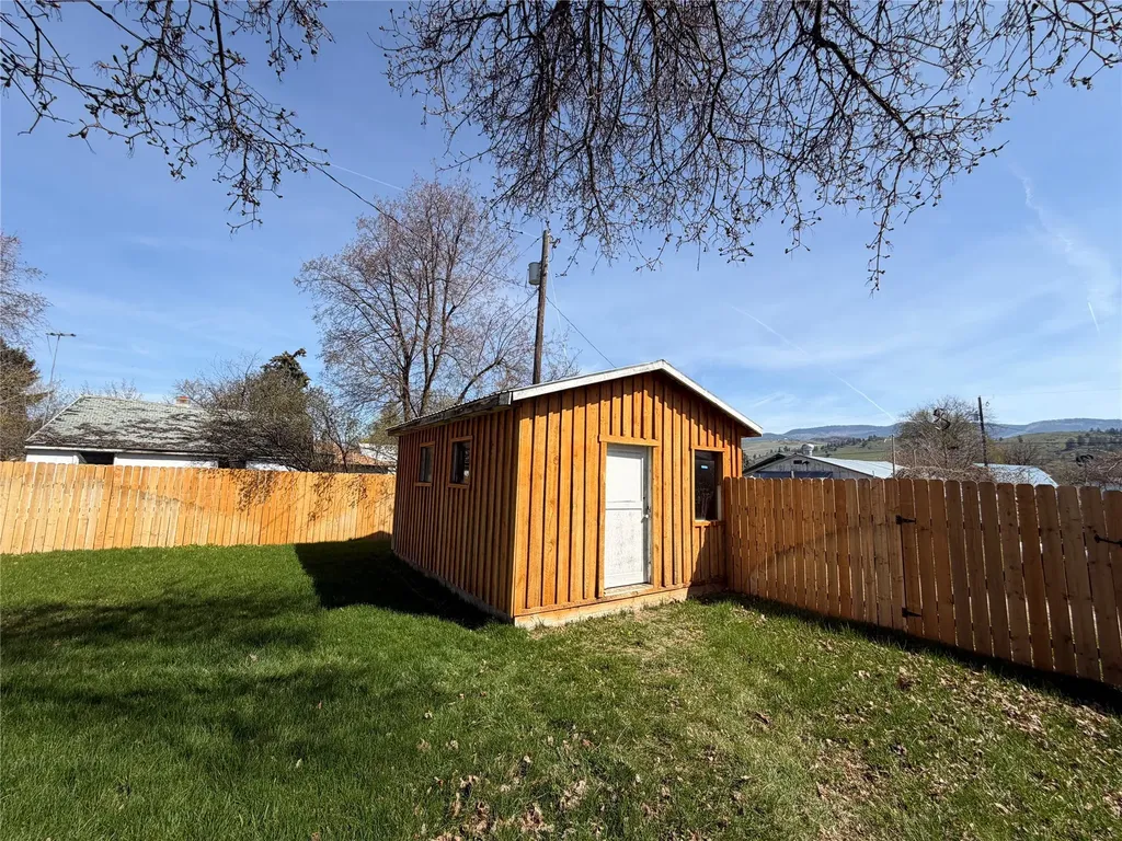 804 S 5th Avenue Plains MT 59859