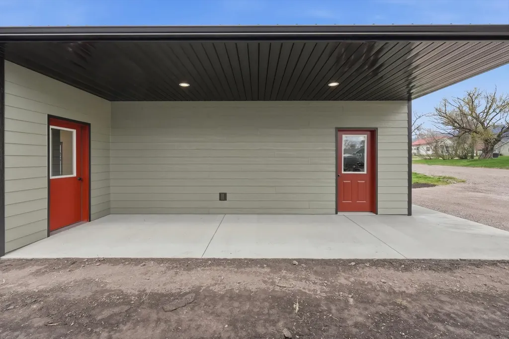211 1st Avenue SE Ronan MT 59864