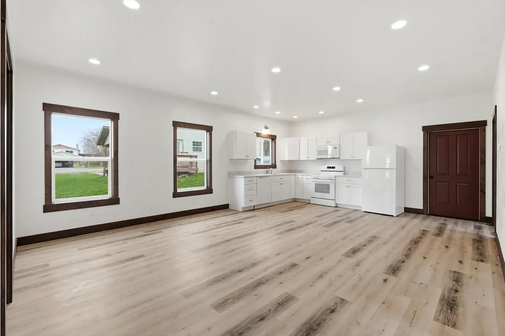 211 1st Avenue SE Ronan MT 59864