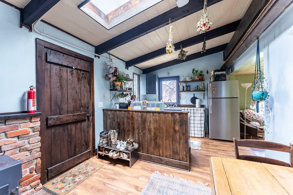 6 Chaucer Street Helena MT 59601