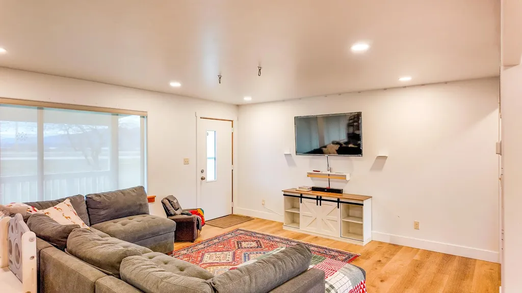 40044 Mount Highway 35 Polson MT 59860