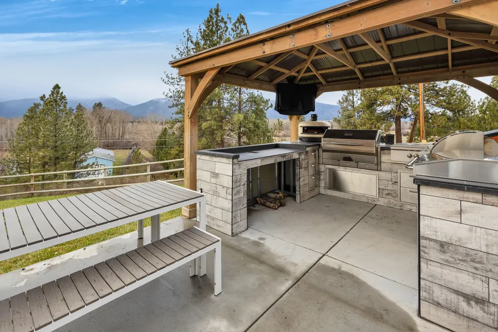 160 Log Cabin Lane Stevensville MT 59870