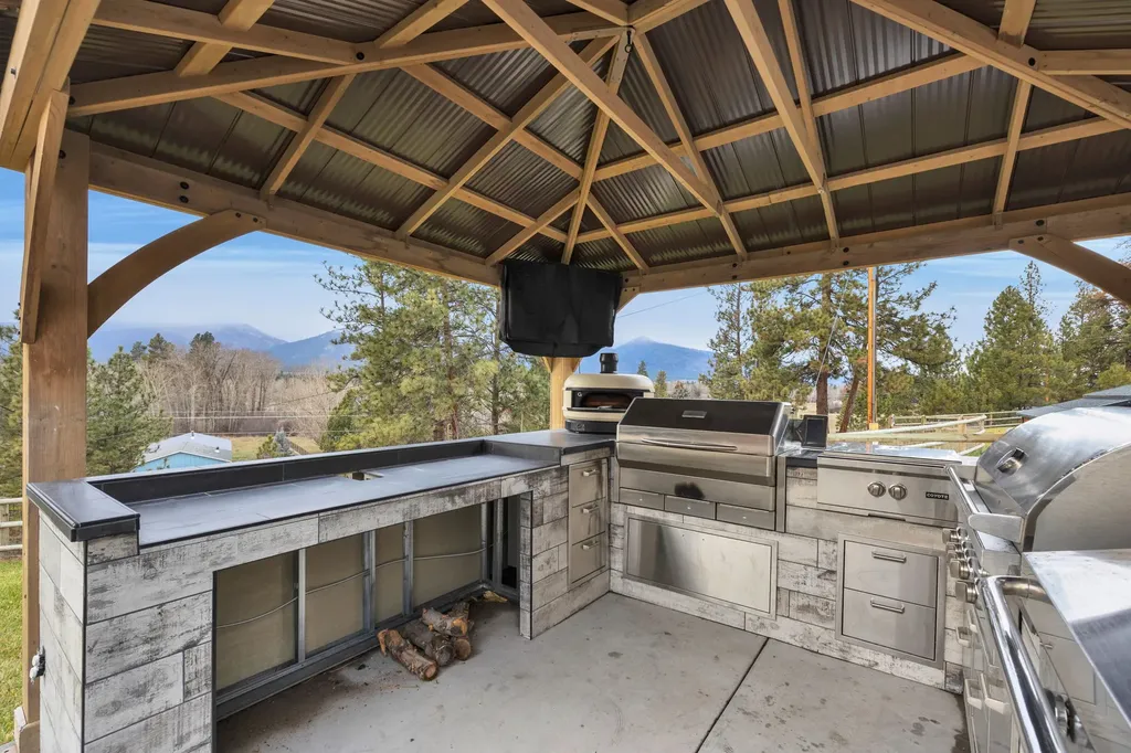 160 Log Cabin Lane Stevensville MT 59870