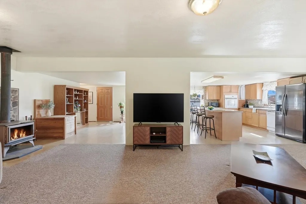 17190 Calamity Lane Huson MT 59846
