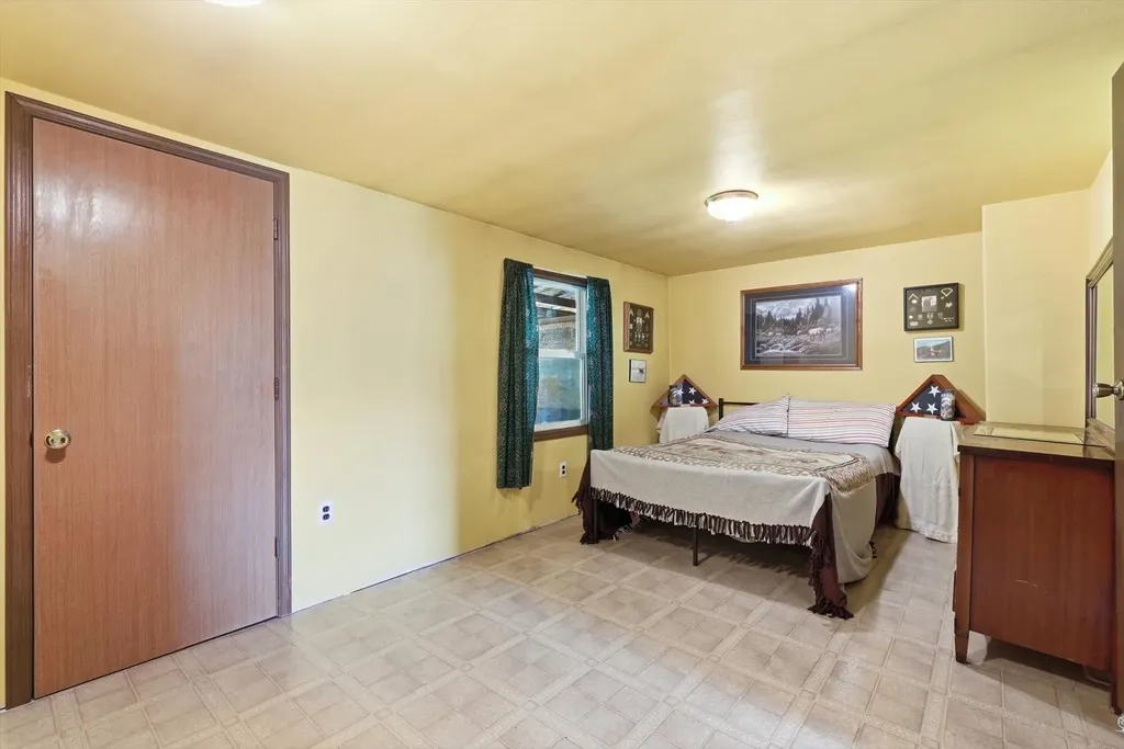 17190 Calamity Lane Huson MT 59846