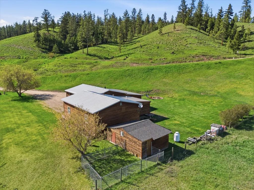 17190 Calamity Lane Huson MT 59846