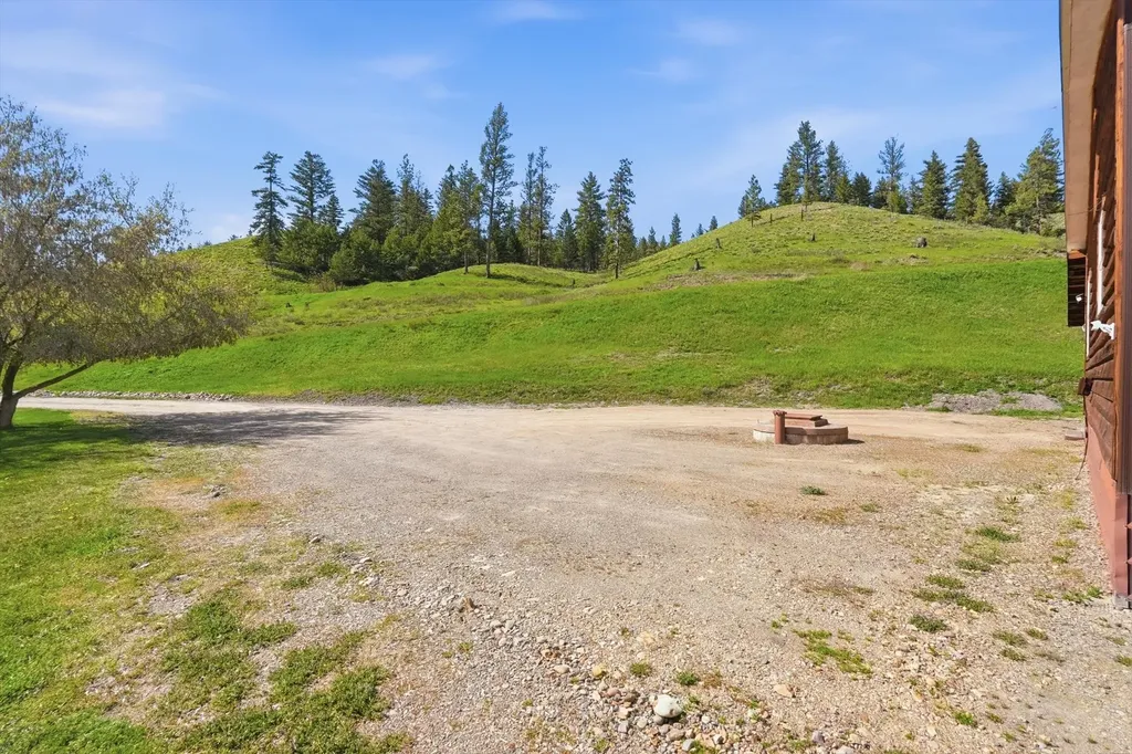 17190 Calamity Lane Huson MT 59846