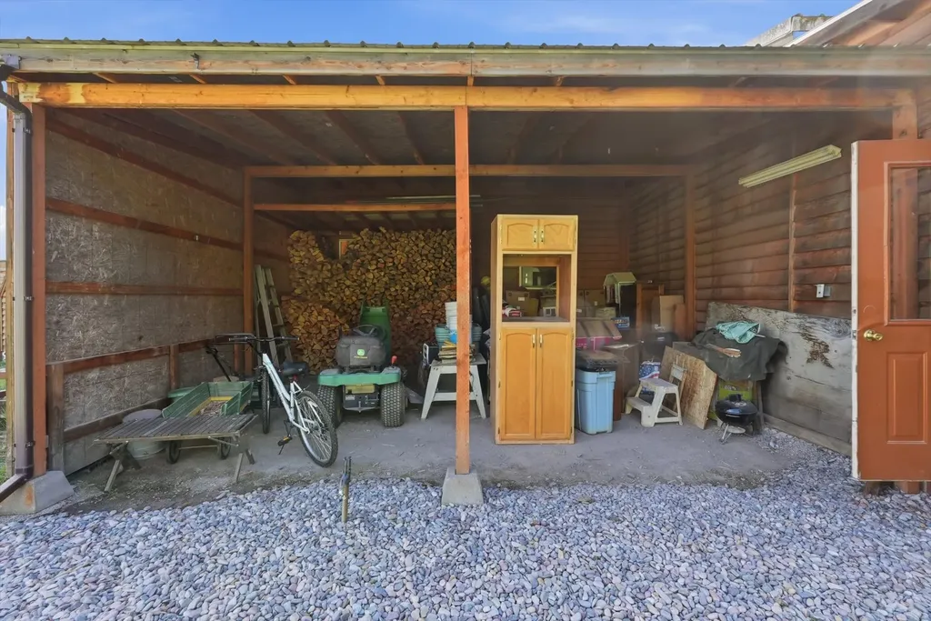 17190 Calamity Lane Huson MT 59846