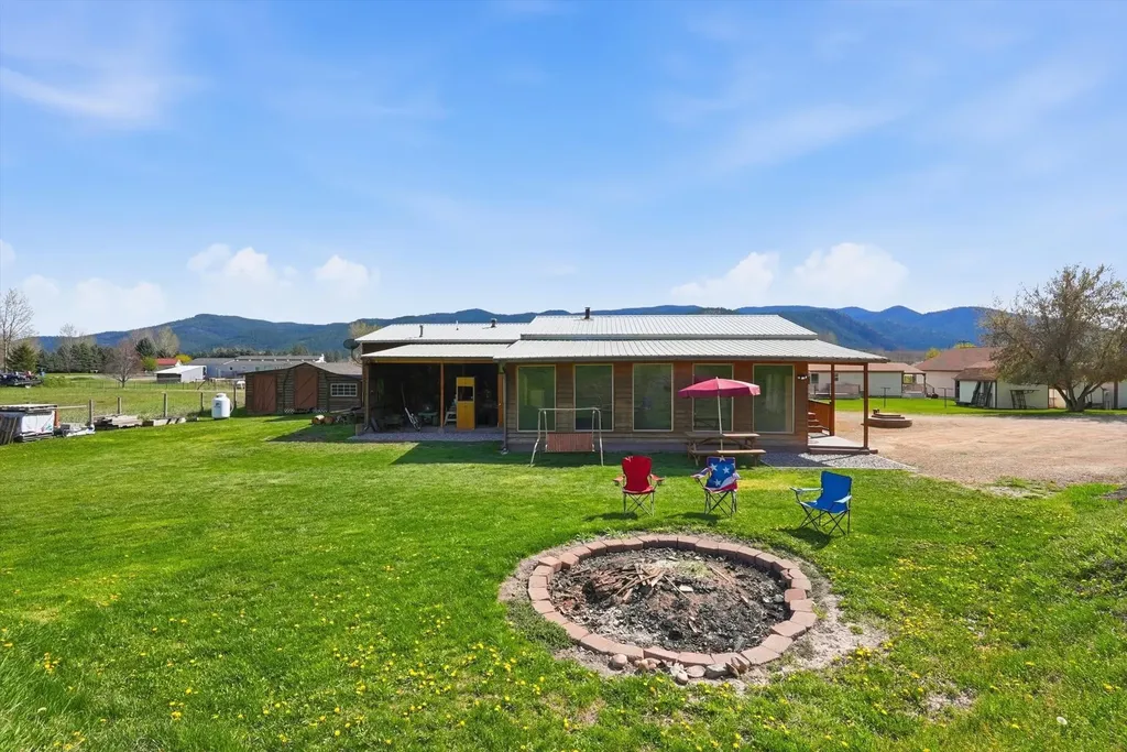 17190 Calamity Lane Huson MT 59846