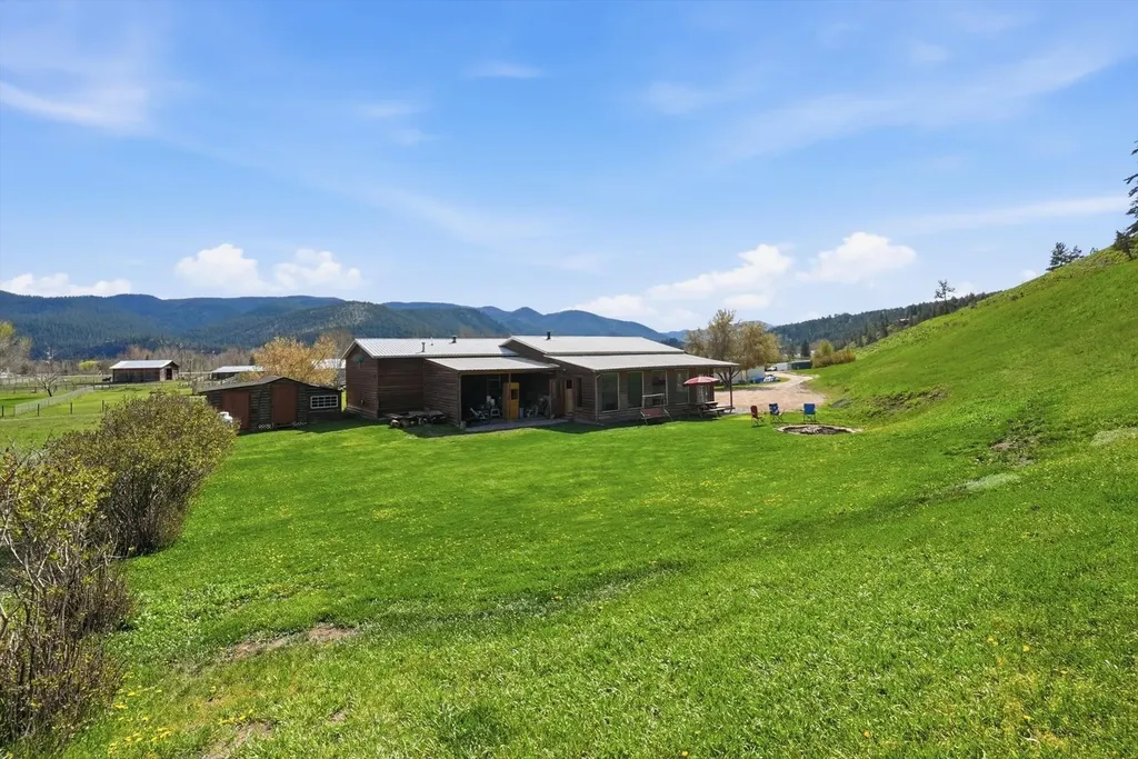 17190 Calamity Lane Huson MT 59846