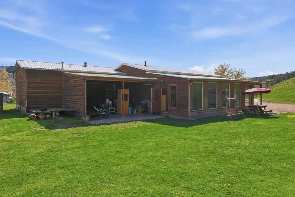 17190 Calamity Lane Huson MT 59846