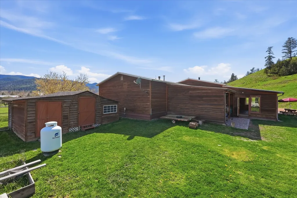 17190 Calamity Lane Huson MT 59846