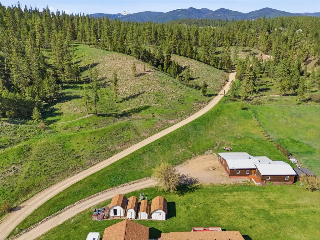 17190 Calamity Lane Huson MT 59846