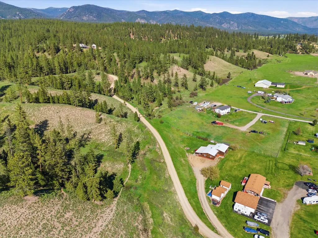 17190 Calamity Lane Huson MT 59846
