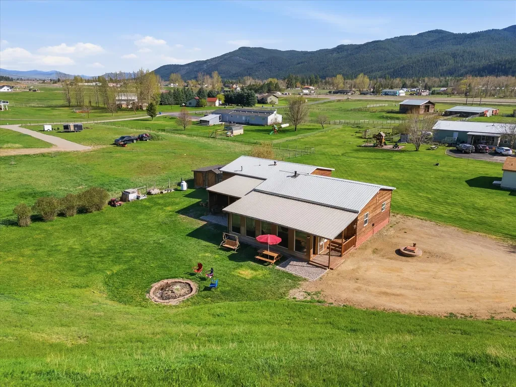 17190 Calamity Lane Huson MT 59846