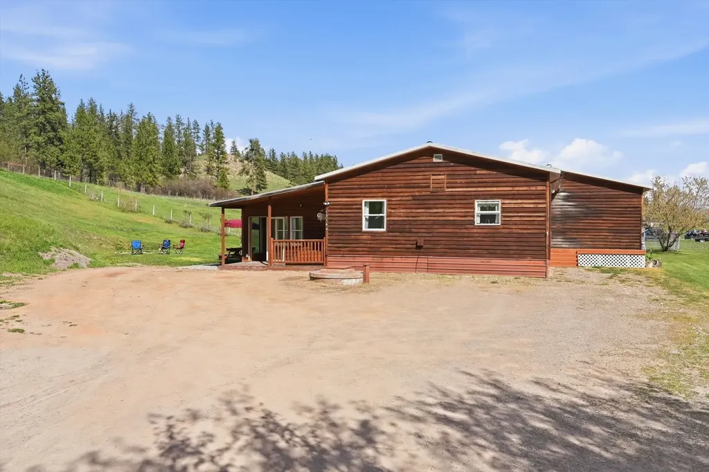 17190 Calamity Lane Huson MT 59846