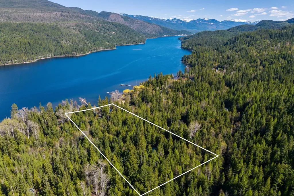17562 W Swan Shores Road Bigfork MT 59911