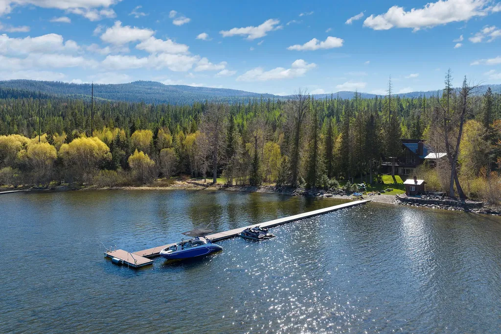 17562 W Swan Shores Road Bigfork MT 59911