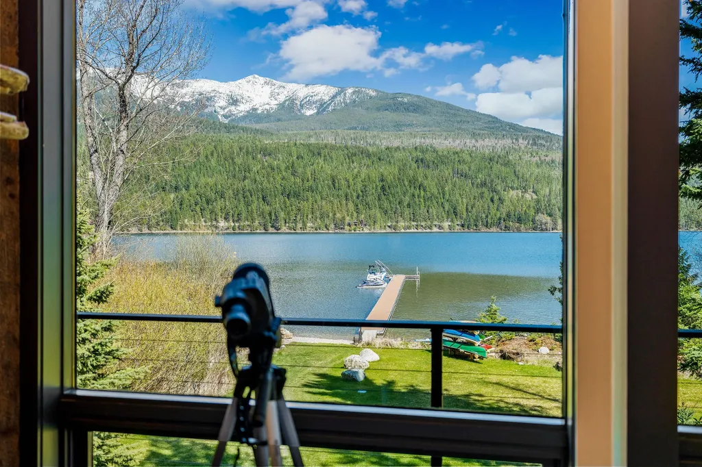 17562 W Swan Shores Road Bigfork MT 59911