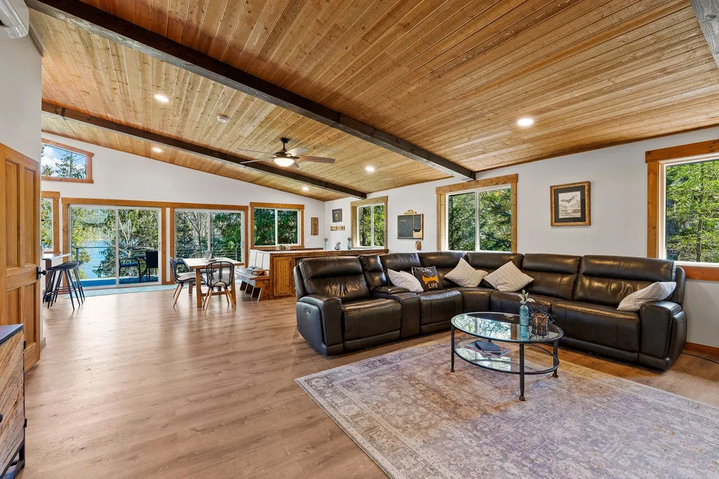 17562 W Swan Shores Road Bigfork MT 59911