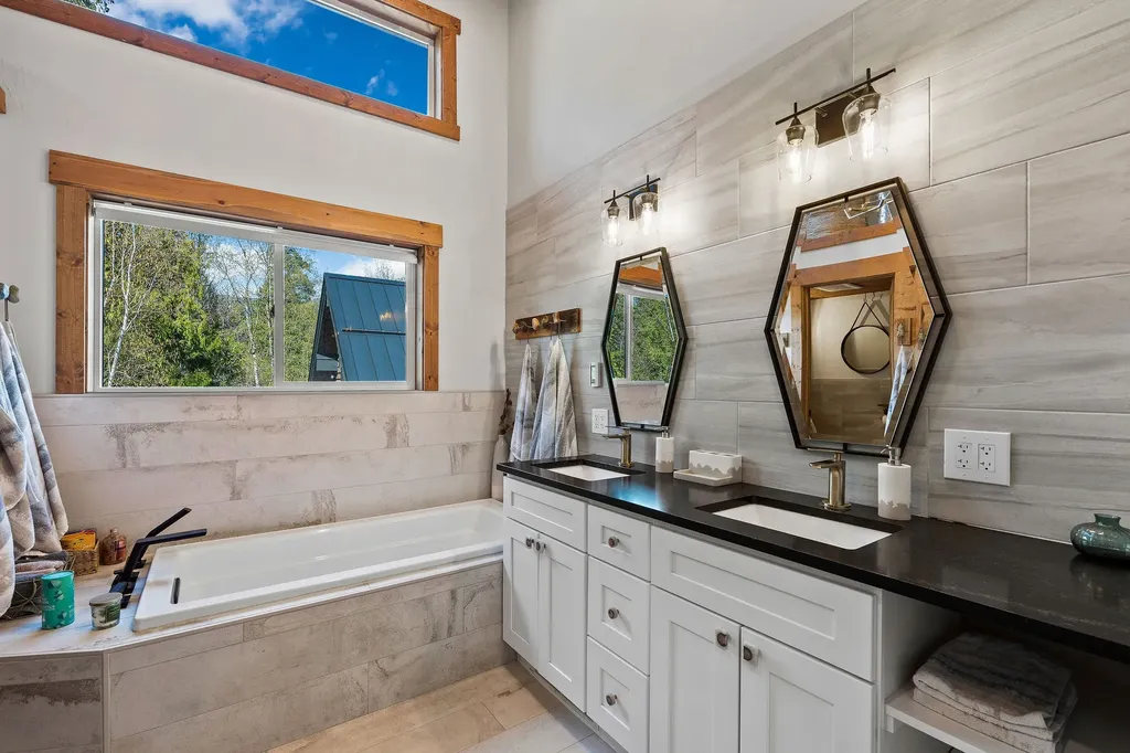 17562 W Swan Shores Road Bigfork MT 59911