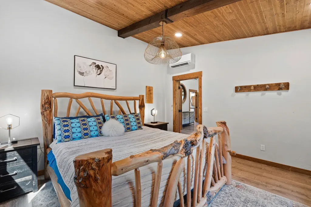 17562 W Swan Shores Road Bigfork MT 59911