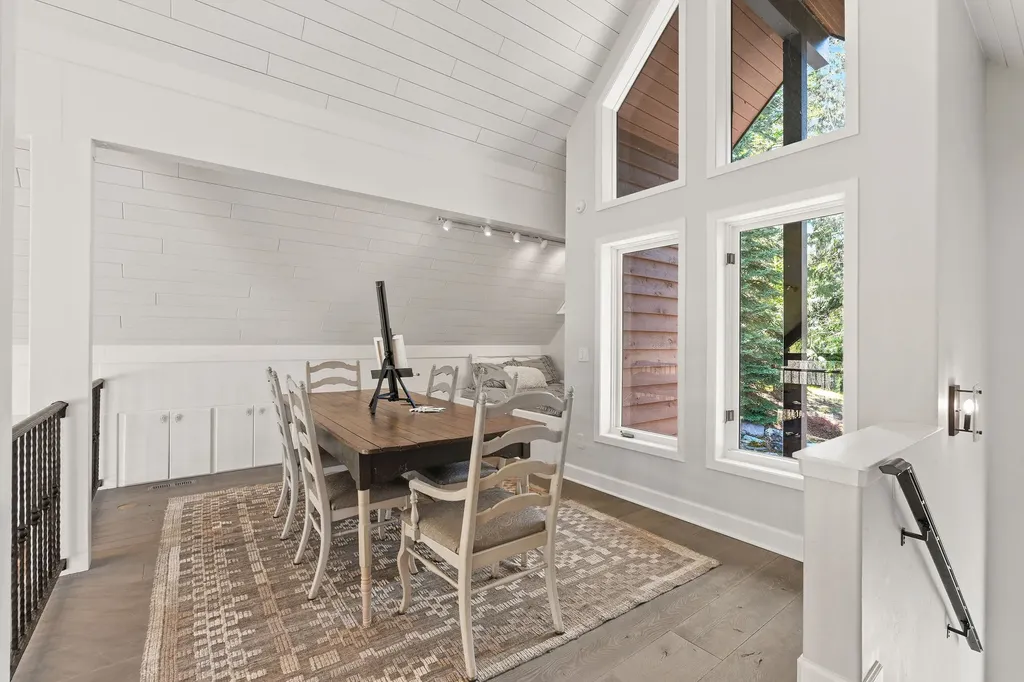 17562 W Swan Shores Road Bigfork MT 59911
