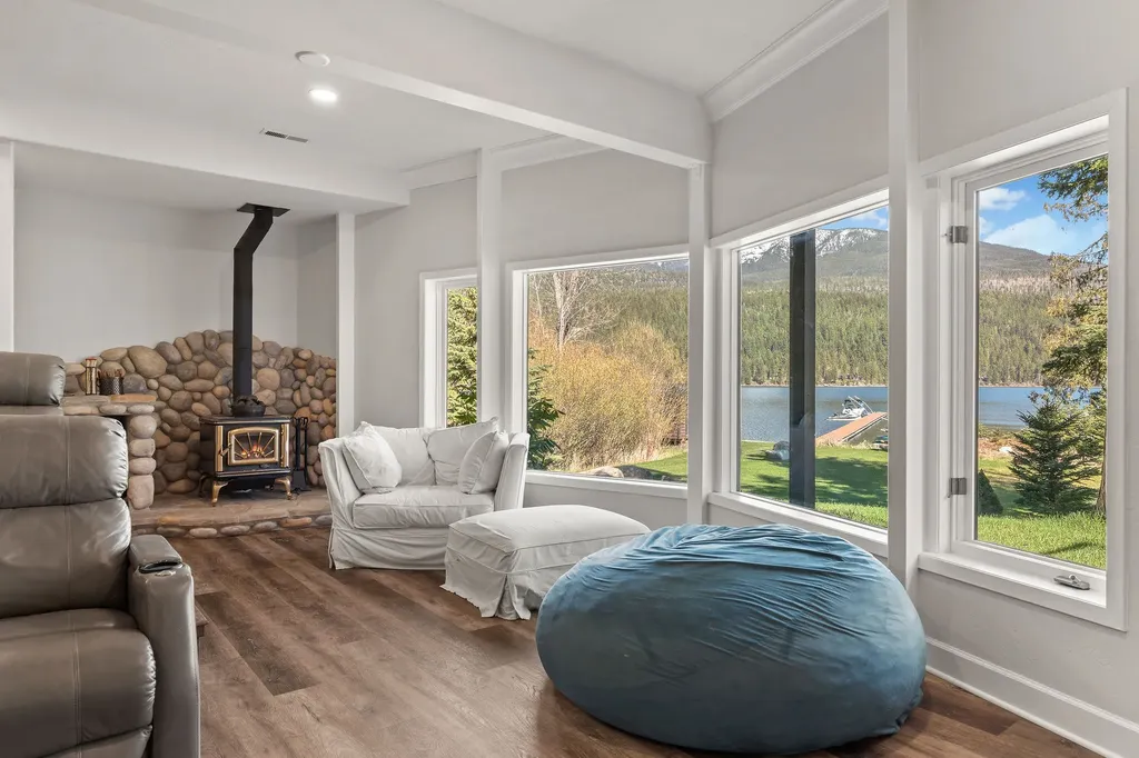 17562 W Swan Shores Road Bigfork MT 59911