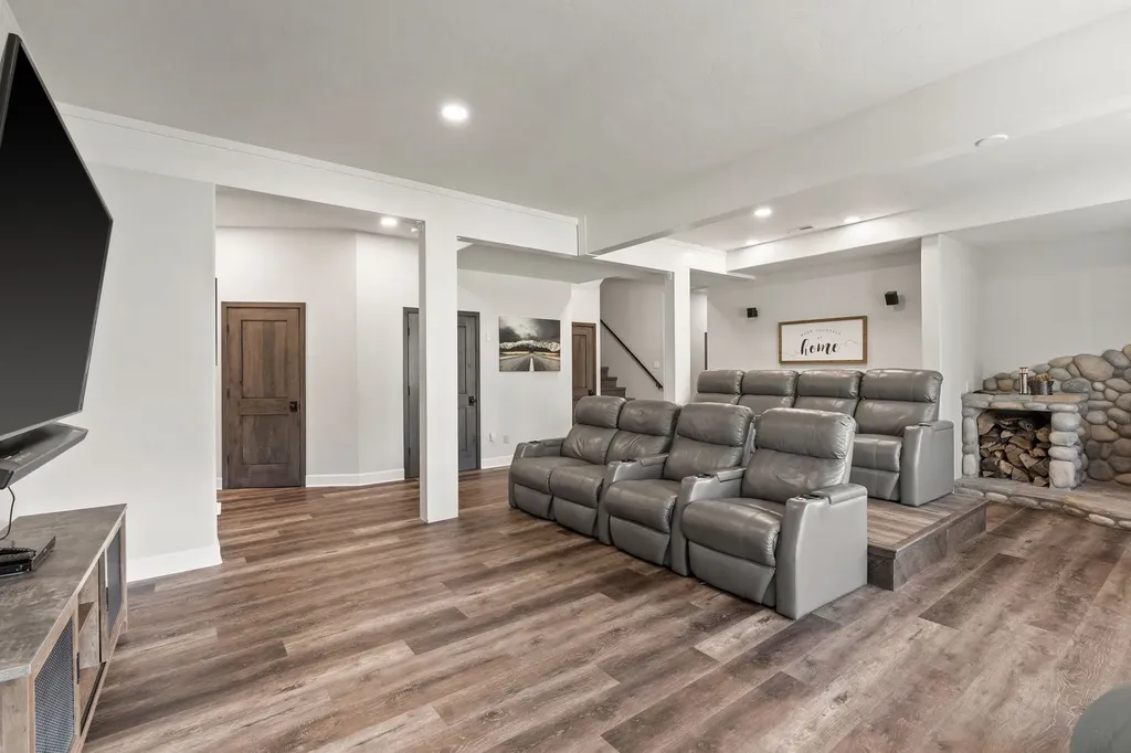 17562 W Swan Shores Road Bigfork MT 59911