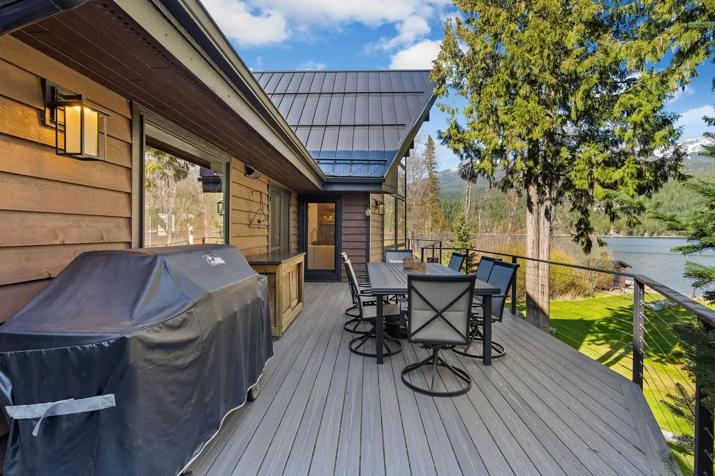 17562 W Swan Shores Road Bigfork MT 59911