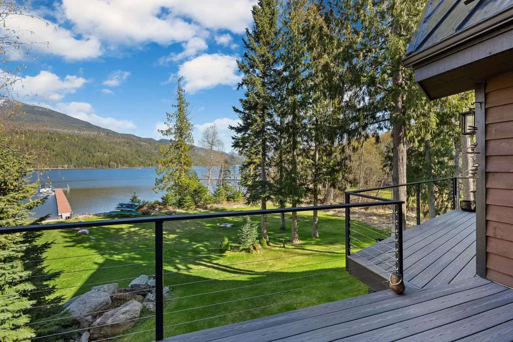 17562 W Swan Shores Road Bigfork MT 59911