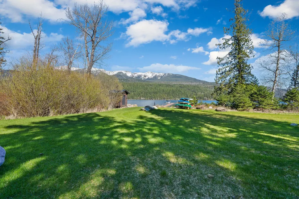 17562 W Swan Shores Road Bigfork MT 59911
