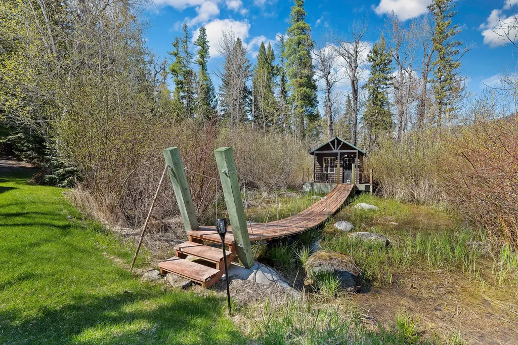 17562 W Swan Shores Road Bigfork MT 59911