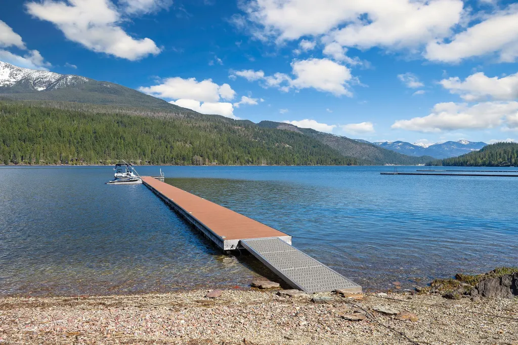 17562 W Swan Shores Road Bigfork MT 59911