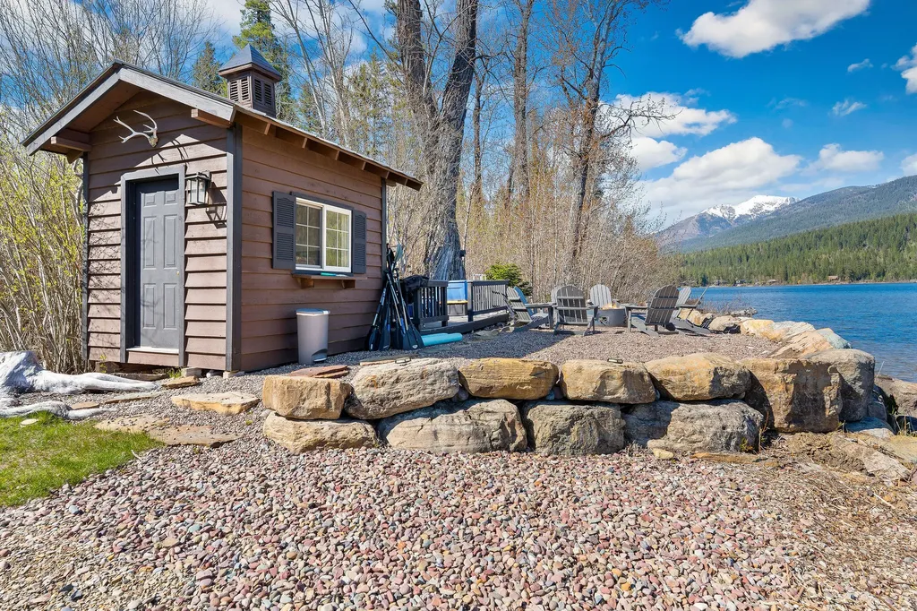17562 W Swan Shores Road Bigfork MT 59911
