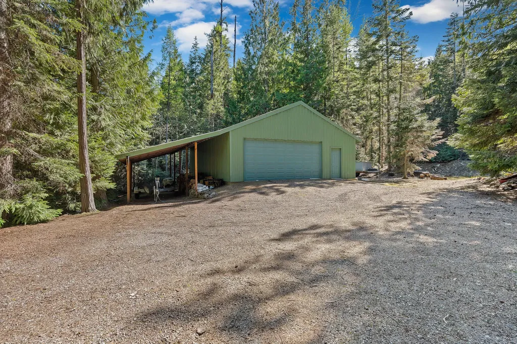 17562 W Swan Shores Road Bigfork MT 59911