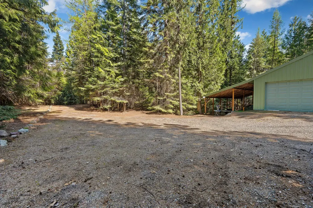 17562 W Swan Shores Road Bigfork MT 59911