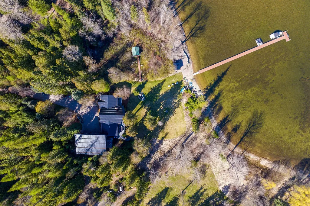 17562 W Swan Shores Road Bigfork MT 59911