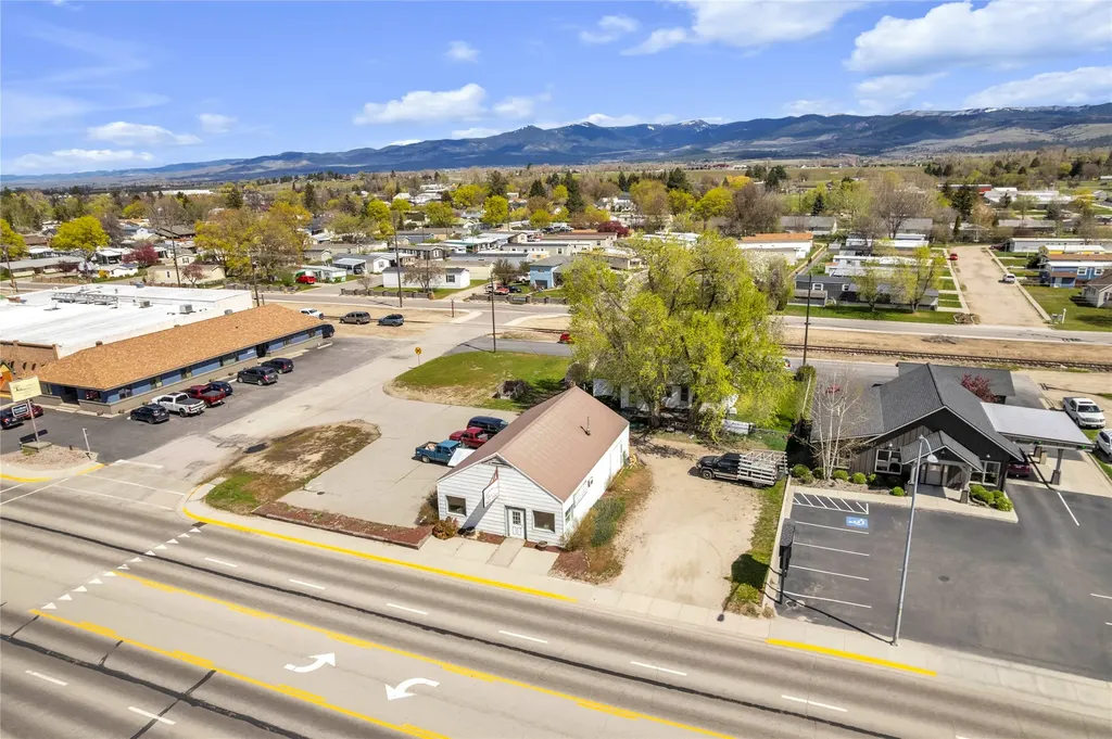 702 & 700 S 1st Street Hamilton MT 59840