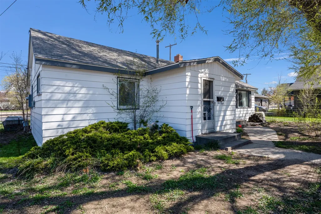 702 & 700 S 1st Street Hamilton MT 59840