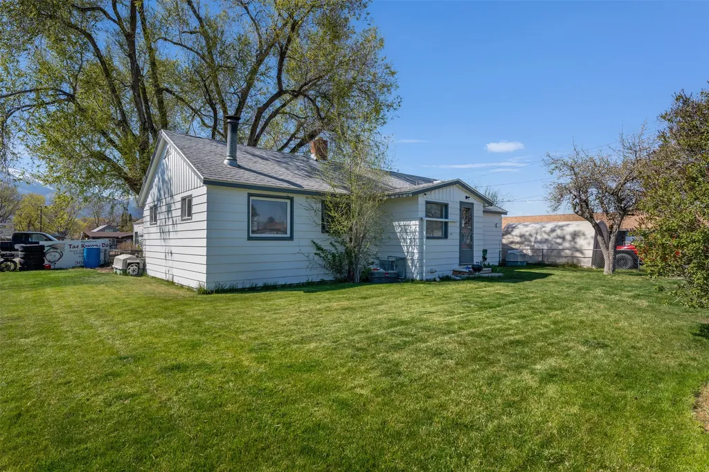 700 & 702 S 1st Street Hamilton MT 59840