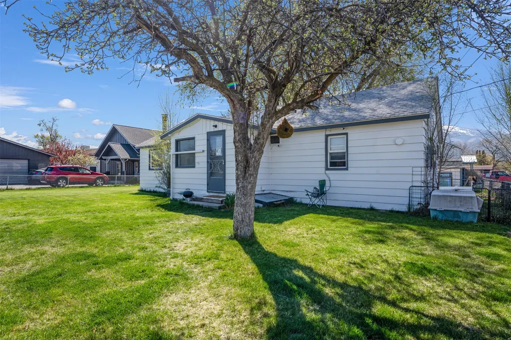 700 & 702 S 1st Street Hamilton MT 59840