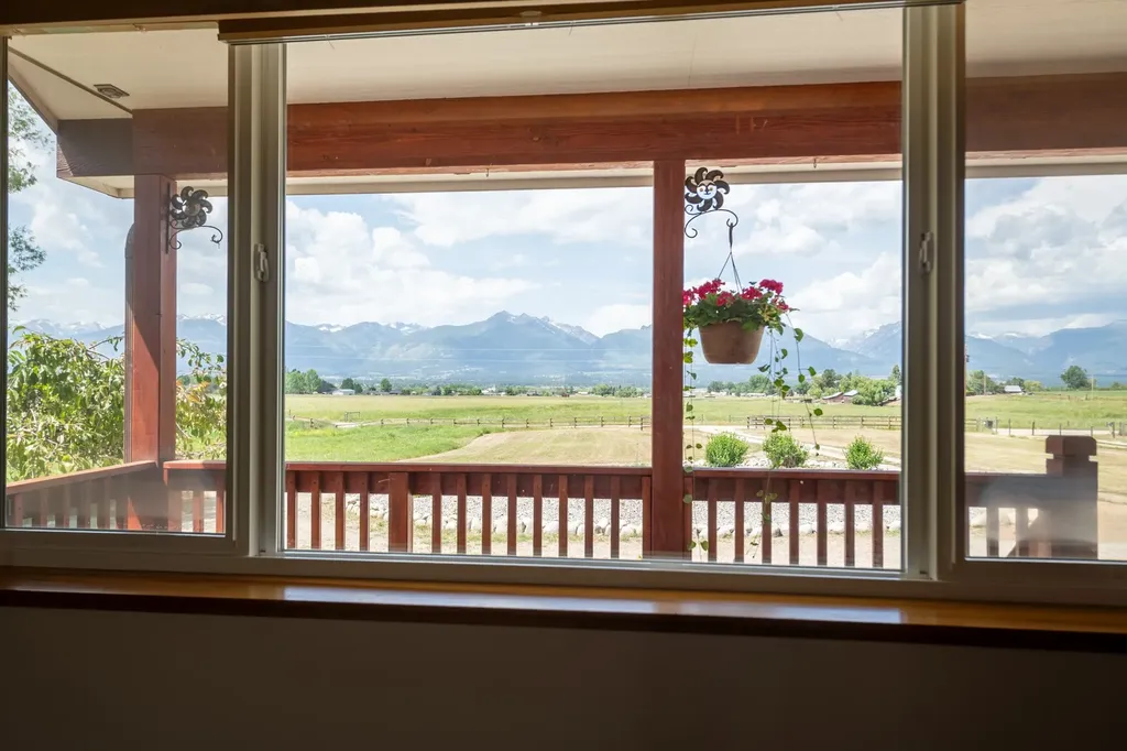 1228 Nordheim Lane Corvallis MT 59828