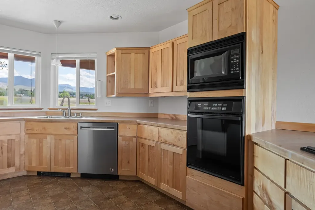 1228 Nordheim Lane Corvallis MT 59828